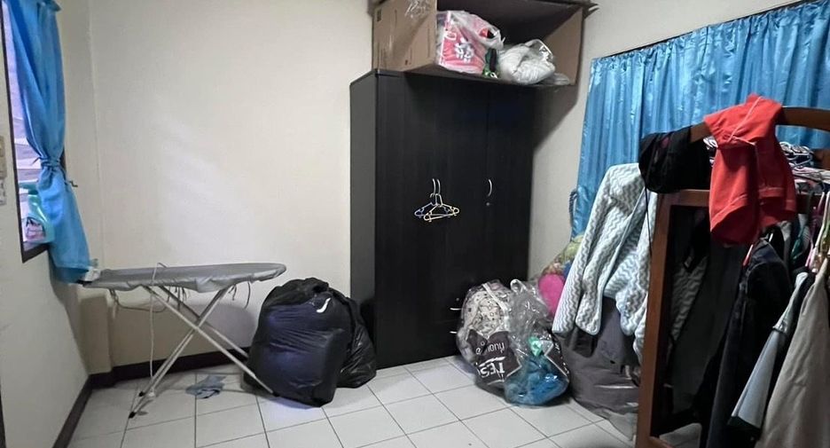 Reihenhaus zum Kauf mit 3 Zimmer in Thanyaburi, Pathum Thani
