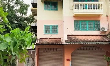 出售 和 出租 6 卧室 联排别墅 在 Pak Kret, Nonthaburi