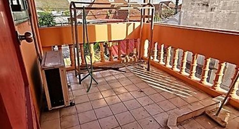 For rent and for sale 6 bedrooms townhouse in Pak Kret, Nonthaburi