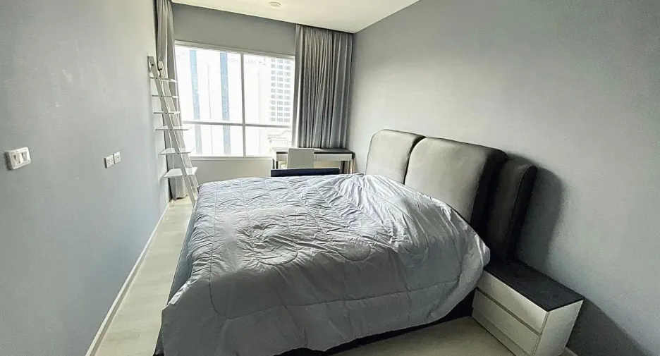 For sale 2 bedrooms condo in Huai Khwang, Bangkok