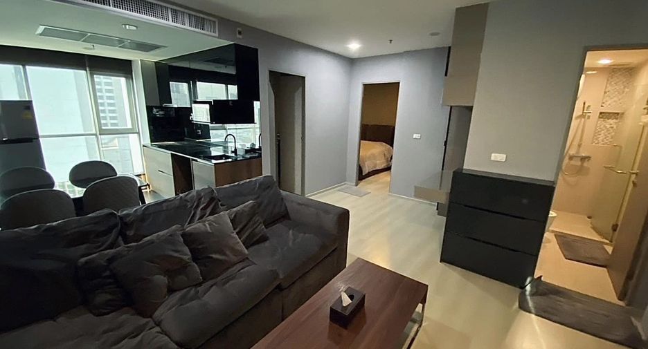 For sale 2 bedrooms condo in Huai Khwang, Bangkok
