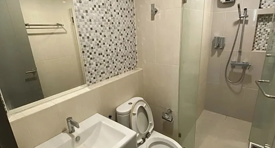 For sale 2 bedrooms condo in Huai Khwang, Bangkok