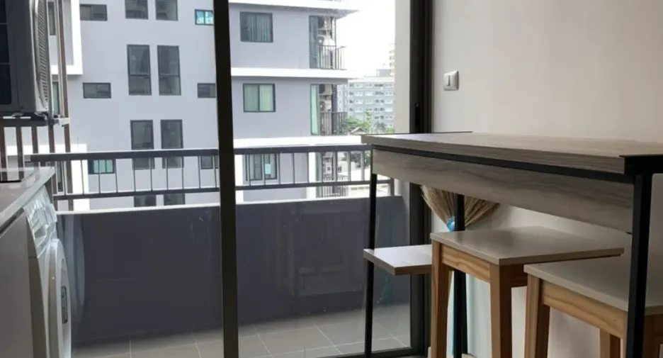 For sale 1 bed condo in Huai Khwang, Bangkok