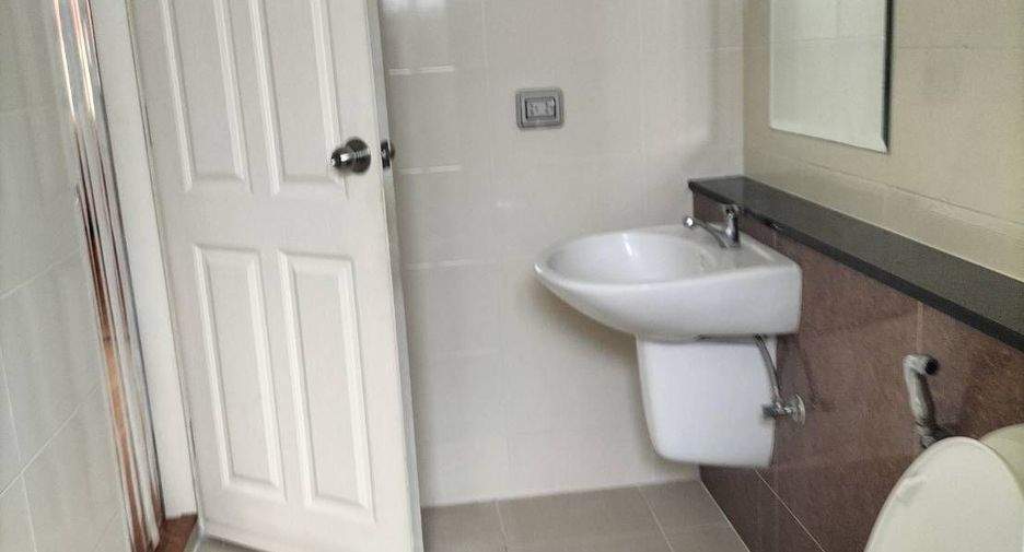 Haus zum Kauf mit 3 Zimmer in Mueang Nakhon Pathom, Nakhon Pathom