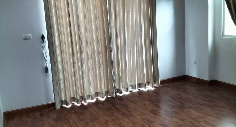 Haus zum Kauf mit 3 Zimmer in Mueang Nakhon Pathom, Nakhon Pathom