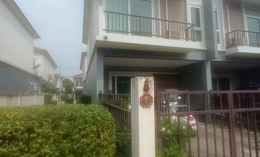 出售 3 卧室 联排别墅 在 Krathum Baen, Samut Sakhon