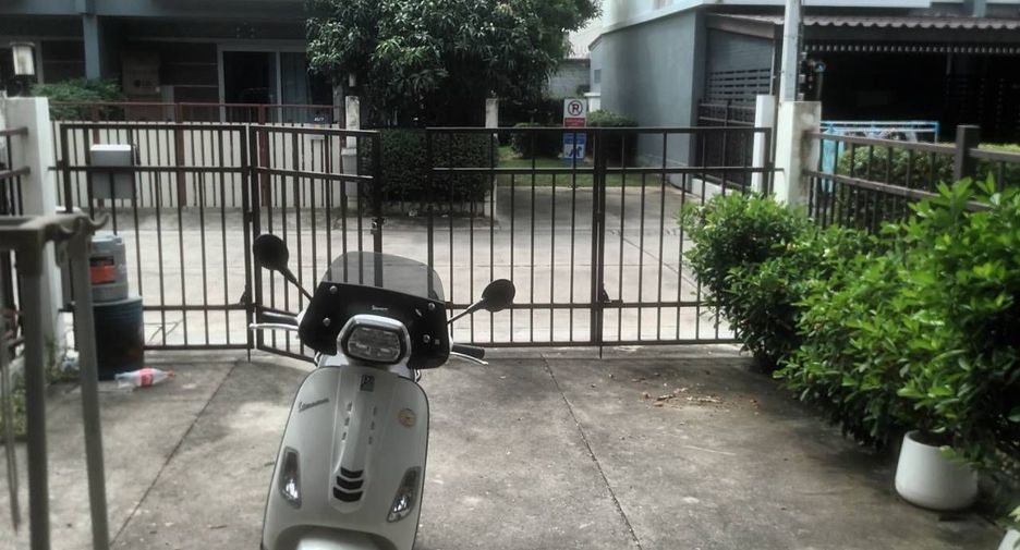 Reihenhaus zum Kauf mit 3 Zimmer in Krathum Baen, Samut Sakhon
