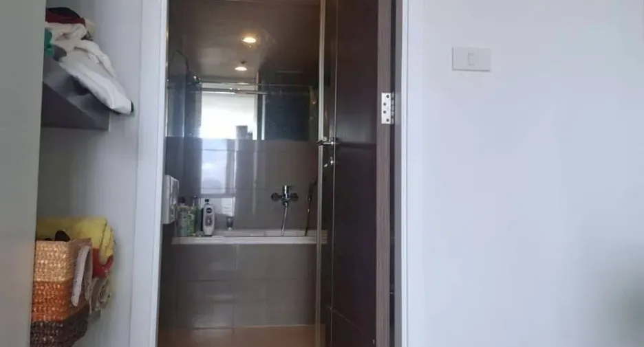 For sale 1 bed condo in Watthana, Bangkok
