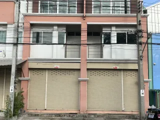 Аренда 4 спальни таунхаус в Bang Bua Thong, Нонтабури