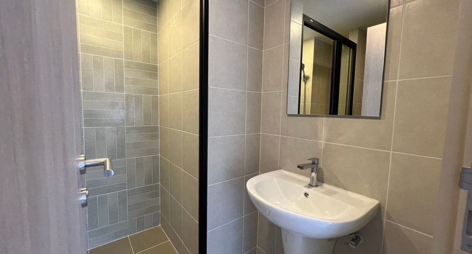 For rent studio condo in Khlong Luang, Pathum Thani