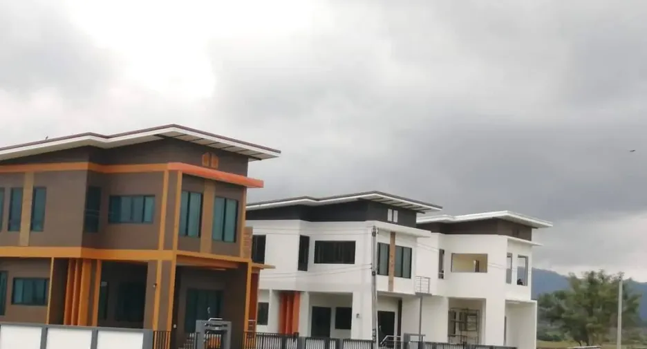For sale 3 bedrooms house in Chiang Kham, Phayao
