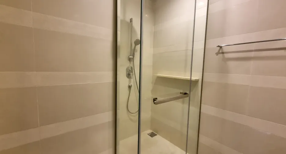 Wohnung zur Miete und zum Kauf mit 1 Zimmer in Khlong Toei, Bangkok
