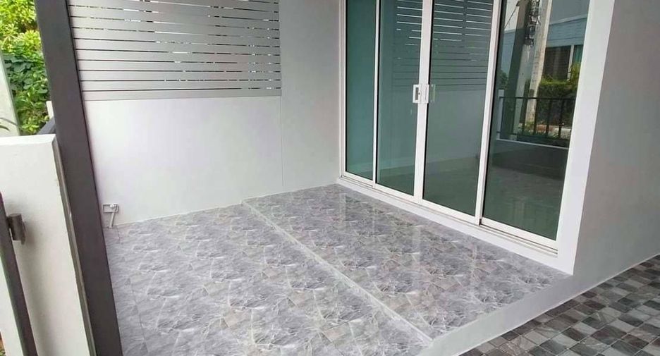 For sale 3 bedrooms townhouse in Lam Luk Ka, Pathum Thani
