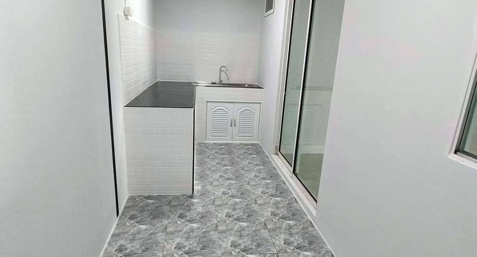 For sale 3 bedrooms townhouse in Lam Luk Ka, Pathum Thani