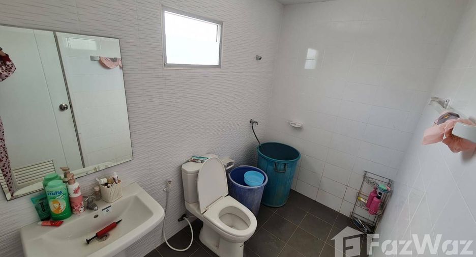 For sale 3 bedrooms townhouse in Mueang Pathum Thani, Pathum Thani