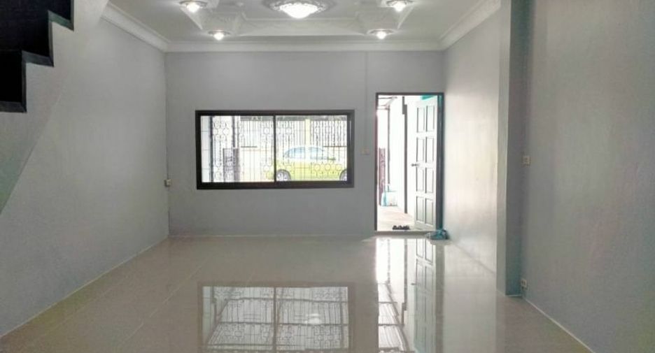 Reihenhaus zum Kauf mit 3 Zimmer in Mueang Pathum Thani, Pathum Thani