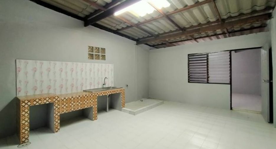 Reihenhaus zum Kauf mit 3 Zimmer in Mueang Pathum Thani, Pathum Thani