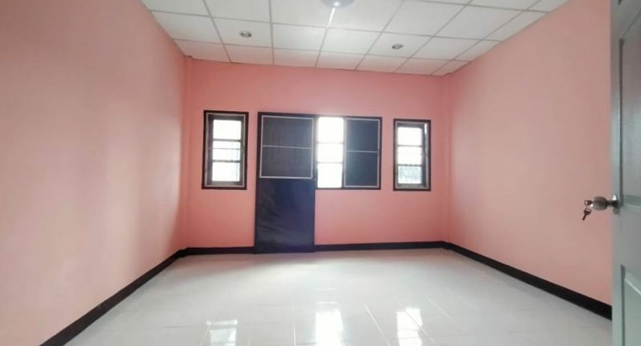 Reihenhaus zum Kauf mit 3 Zimmer in Mueang Pathum Thani, Pathum Thani
