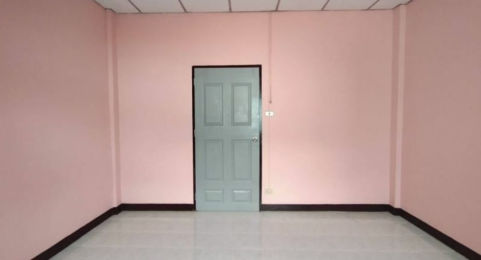 Reihenhaus zum Kauf mit 3 Zimmer in Mueang Pathum Thani, Pathum Thani