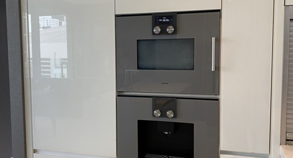 For sale 2 bedrooms condo in Khlong Toei, Bangkok