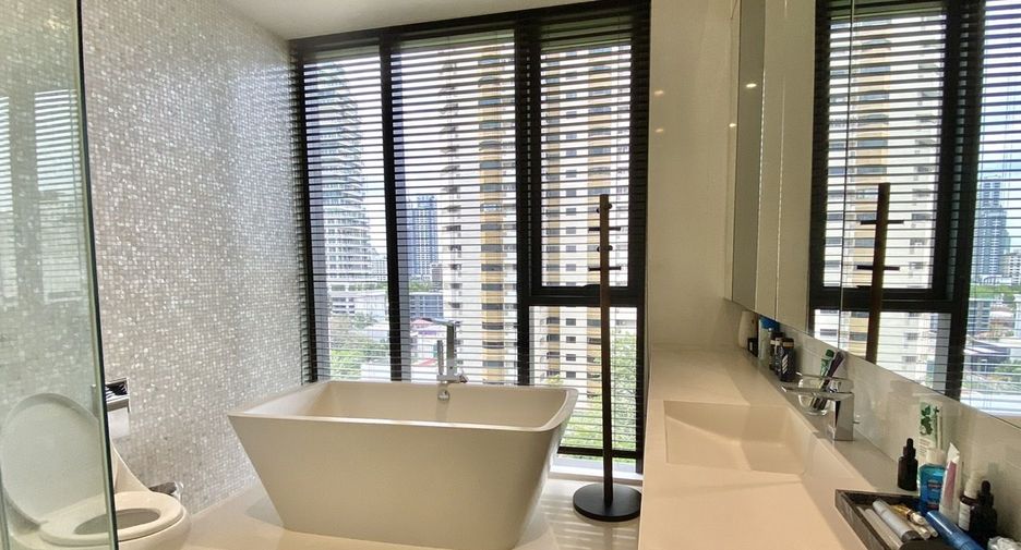 For sale 2 bedrooms condo in Khlong Toei, Bangkok