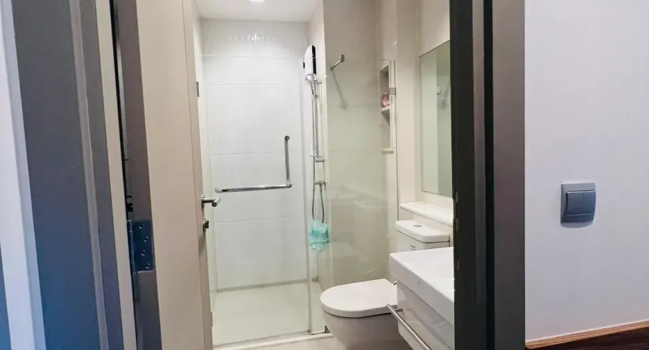 For sale 2 bedrooms condo in Huai Khwang, Bangkok