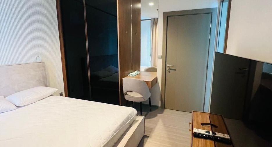 For sale 2 bedrooms condo in Huai Khwang, Bangkok