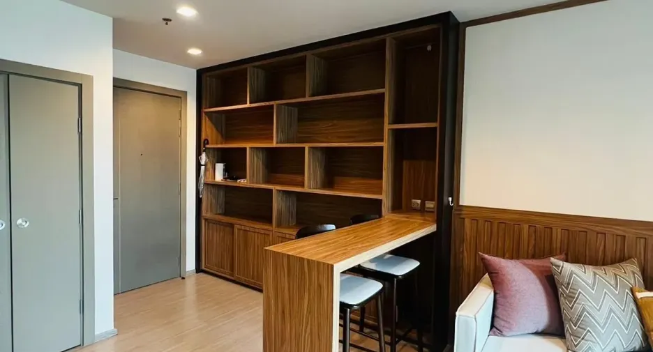 For sale 2 bedrooms condo in Huai Khwang, Bangkok