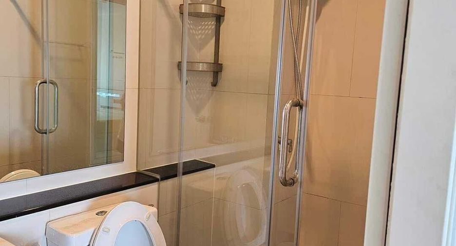 For sale 2 bedrooms condo in Mueang Samut Prakan, Samut Prakan