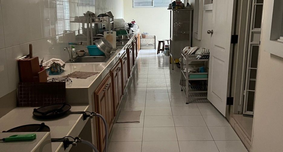 À vendre 5 chambres maison à Phutthamonthon, Nakhon Pathom