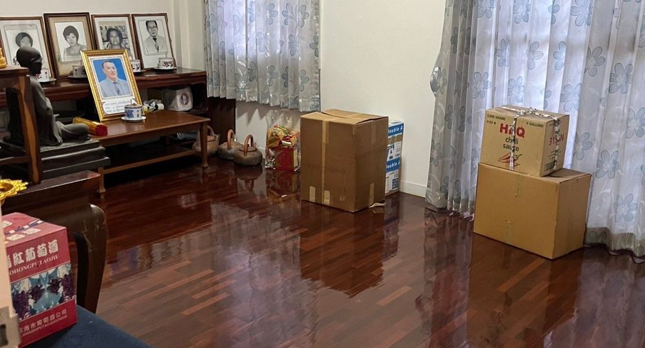 À vendre 5 chambres maison à Phutthamonthon, Nakhon Pathom