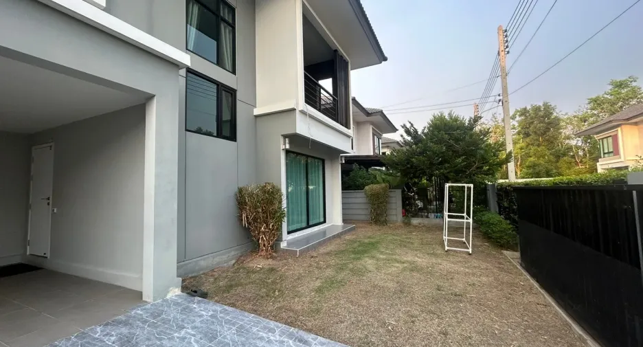 Haus zum Kauf und zur Miete mit 3 Zimmer in Mueang Pathum Thani, Pathum Thani