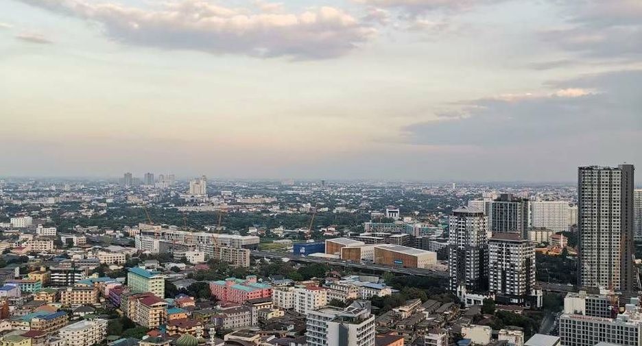 For sale 1 bed condo in Khlong Toei, Bangkok