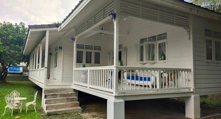 Casa en venta de 5 habitaciones en Krathum Baen, Samut Sakhon