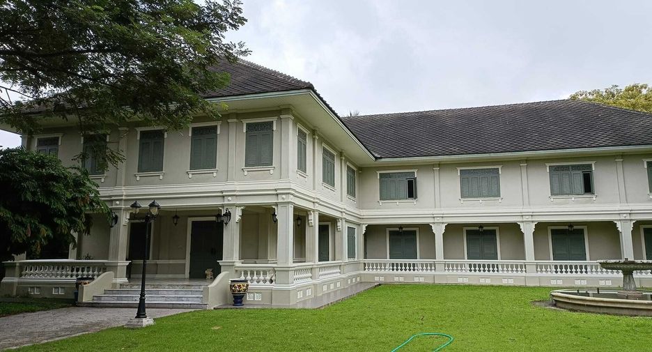 Casa en venta de 5 habitaciones en Krathum Baen, Samut Sakhon