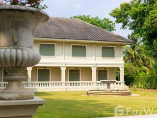 Casa en venta de 5 habitaciones en Krathum Baen, Samut Sakhon