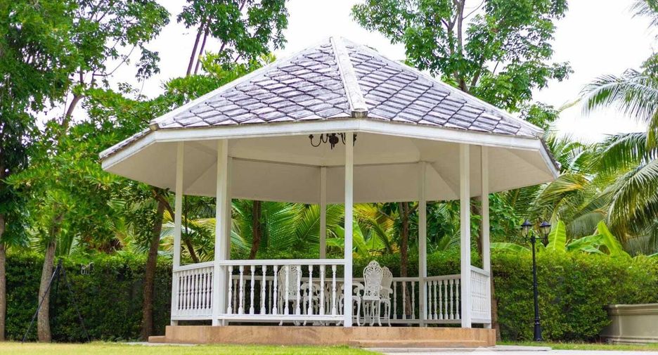 Casa en venta de 5 habitaciones en Krathum Baen, Samut Sakhon