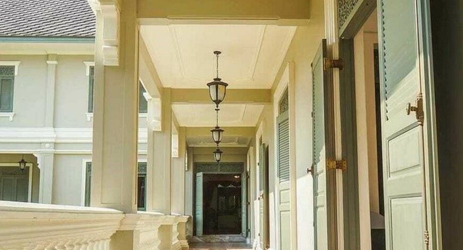 Casa en venta de 5 habitaciones en Krathum Baen, Samut Sakhon
