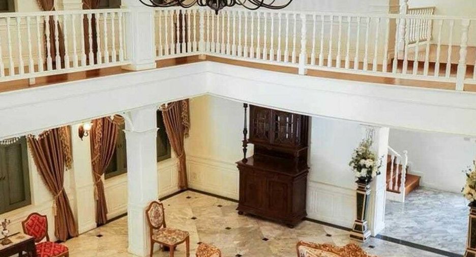 Casa en venta de 5 habitaciones en Krathum Baen, Samut Sakhon
