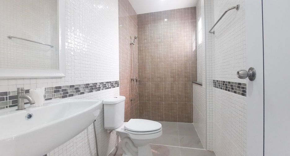 Casa en venta de 2 habitaciones en Chaloem Phra Kiat, Saraburi