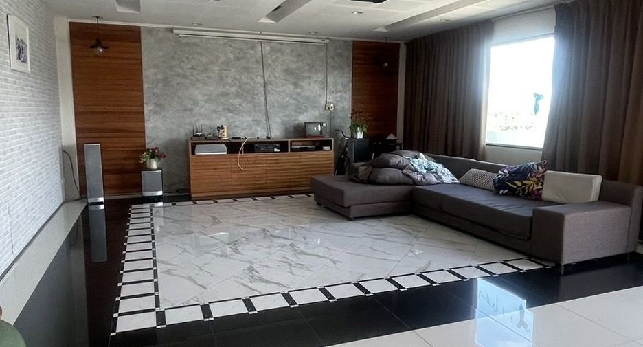 For sale retail Space in Mueang Chon Buri, Chonburi