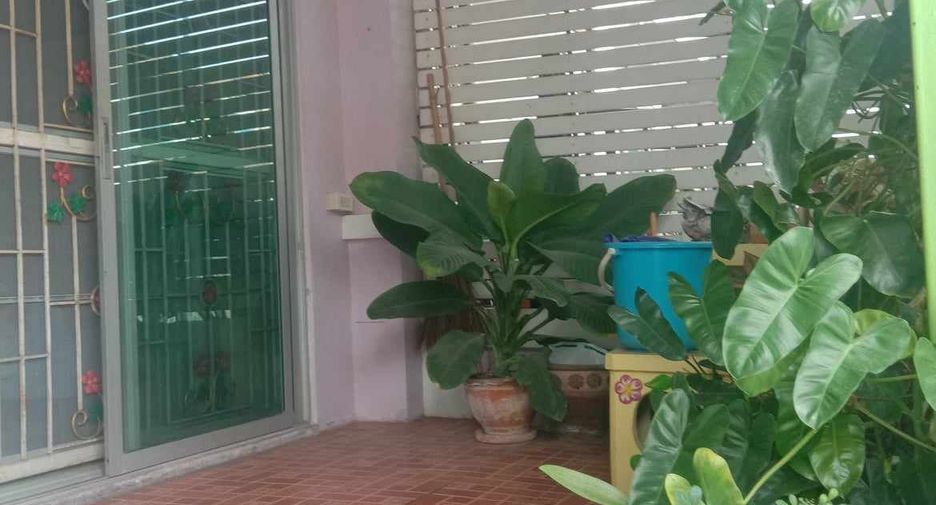 出售 4 卧室 联排别墅 在 Sam Phran, Nakhon Pathom