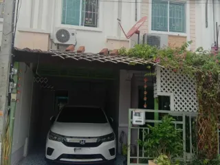 For sale 4 bedrooms townhouse in Sam Phran, Nakhon Pathom