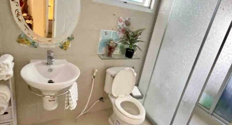 For sale 2 bedrooms condo in Watthana, Bangkok