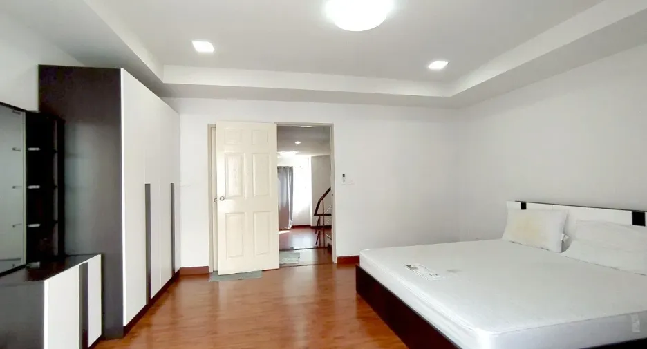 Haus zur Miete mit 4 Zimmer in Mueang Chon Buri, Chonburi