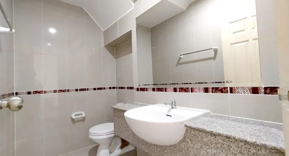 Haus zur Miete mit 4 Zimmer in Mueang Chon Buri, Chonburi