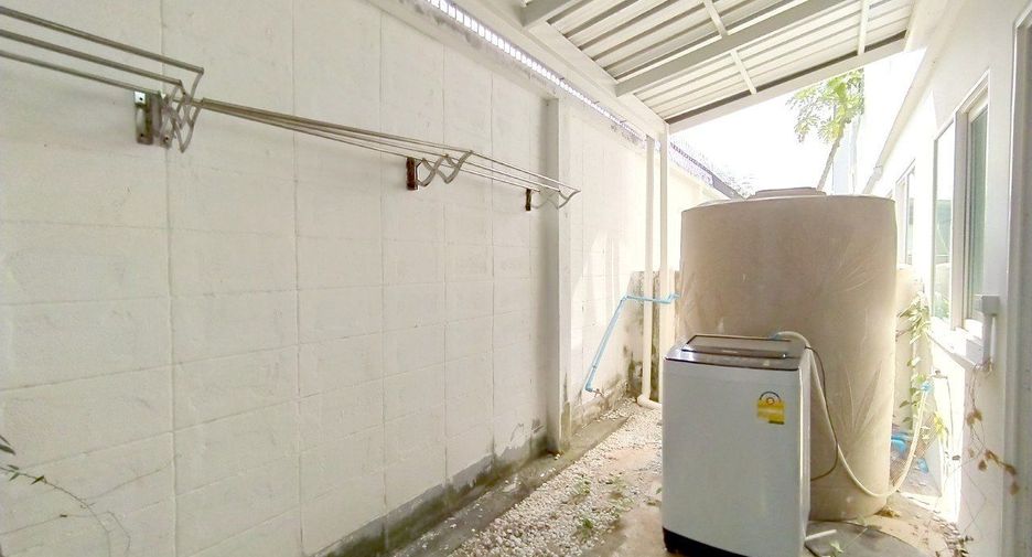 Casa en alquiler de 4 habitaciones en Mueang Chon Buri, Chonburi