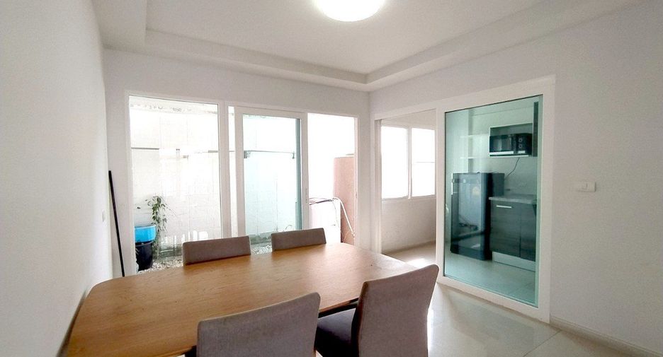 Haus zur Miete mit 4 Zimmer in Mueang Chon Buri, Chonburi