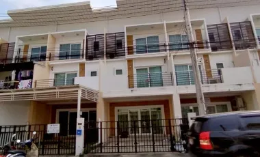 出租 4 卧室 独立屋 在 Mueang Chon Buri, Chon Buri