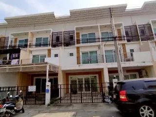 4 Bedroom House In Mueang Chon Buri, Chonburi